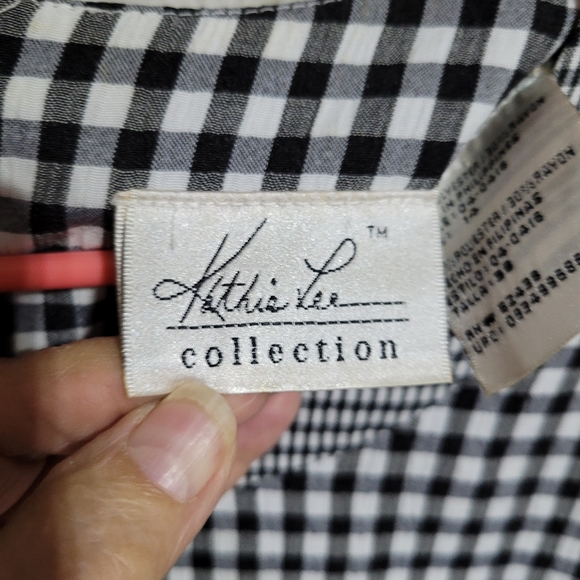 (939) Kathy Lee vintage Dress Size 14, like new, gently used - Picture 7 of 8